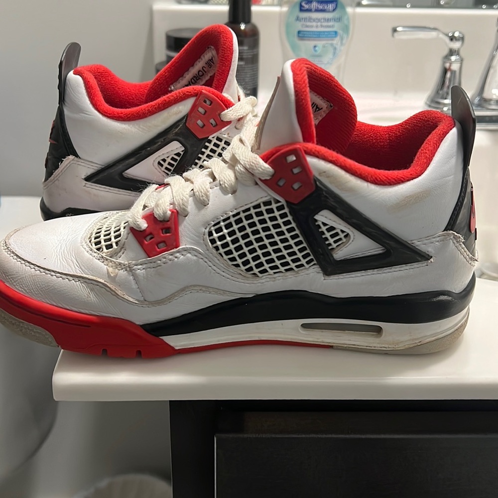 Air Jordan 4 Retro